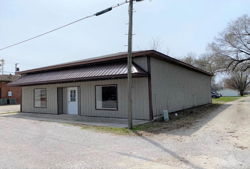 3065 Madison Avenue, Farina, Illinois 62838, ,Commercial Sale,For Sale,Madison,MAR24045135