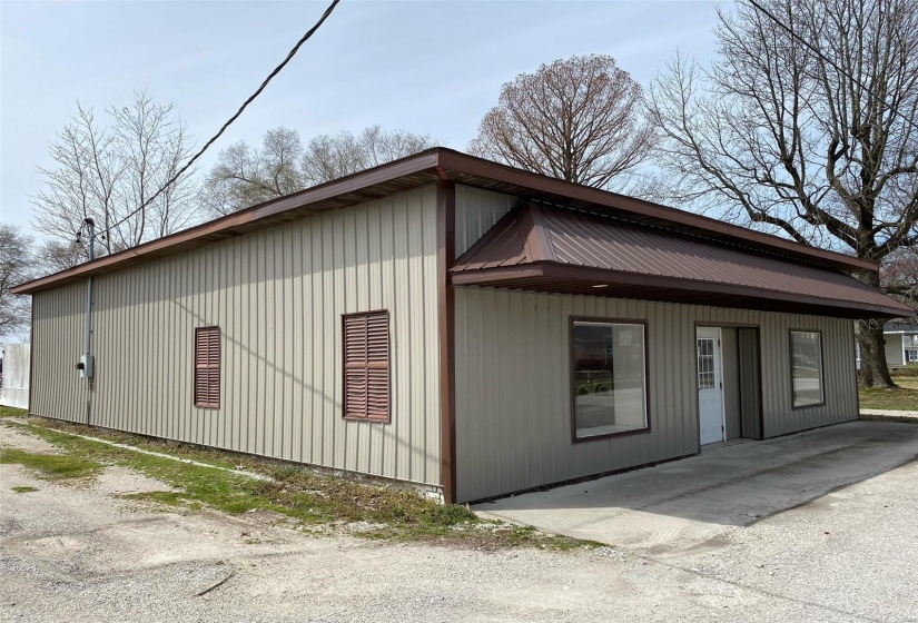 3065 Madison Avenue, Farina, Illinois 62838, ,Commercial Sale,For Sale,Madison,MAR24045135