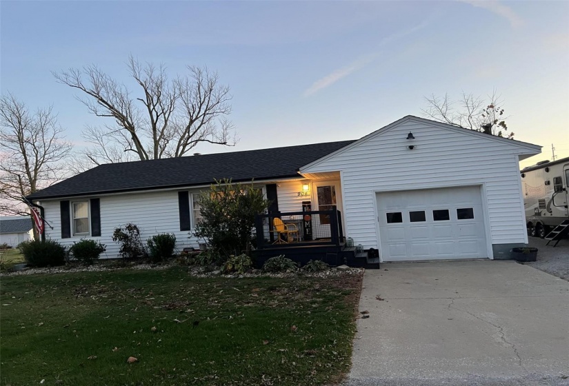 904 2nd Street, St Peter, Illinois 62880, 2 Bedrooms Bedrooms, 7 Rooms Rooms,1 BathroomBathrooms,Residential,For Sale,2nd,MAR24071111