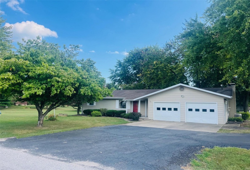 2106 THRILL HILL ROAD, Vandalia, Illinois 62471, 3 Bedrooms Bedrooms, 6 Rooms Rooms,2 BathroomsBathrooms,Residential,For Sale,THRILL HILL ROAD,MAR24056693